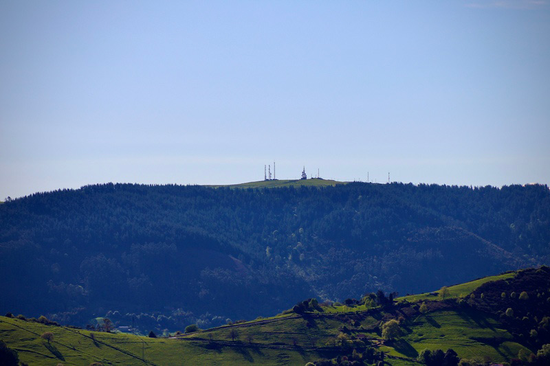 Pico San Martín en gijón visto desde la cima de el Pico el Sol mirando al sur