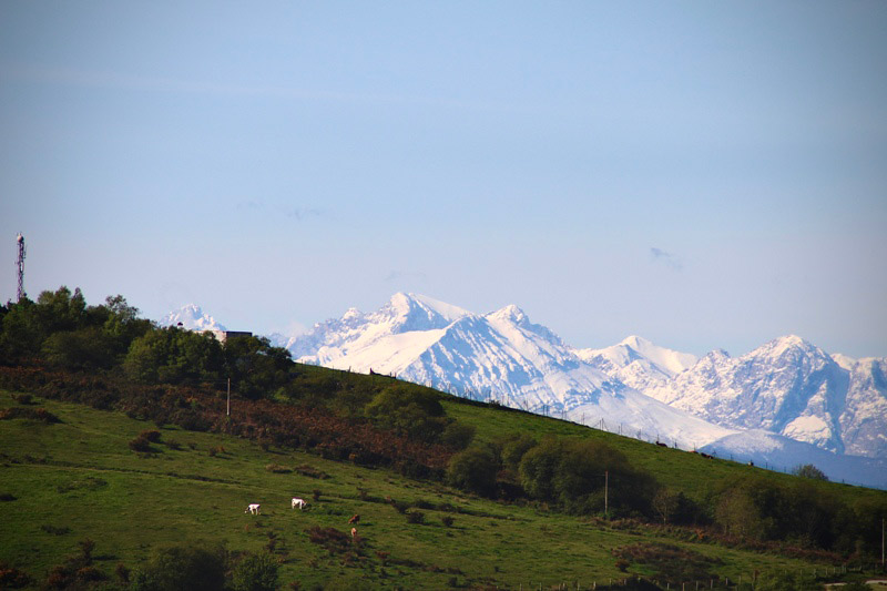 Cordillera Cantábrica desde el Pico el Sol en Gijón