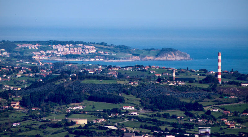 Luanco desde el Pico el Sol en Gijón
