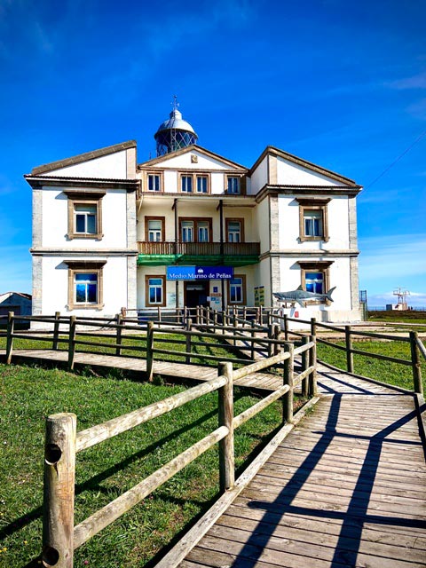Edificio del Faro de Cabo Peñas