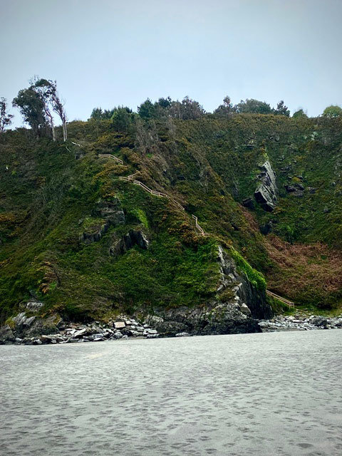 bajada a la playa de Barayo desde la pare de Navia