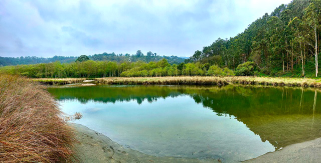 Río Barayo, una ribera pertenece a Valdés y la otra a Navia