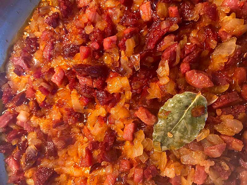 sofrito para elaborar llámpares a la sidra