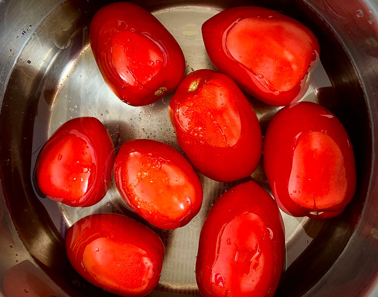 tomates preparados para hervir