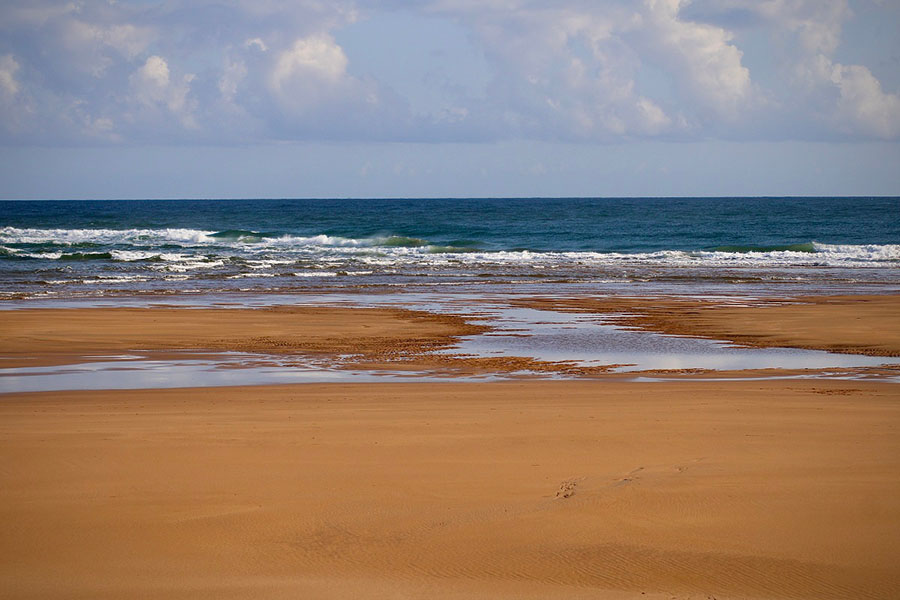 vista frontal de la playa de Rodiles