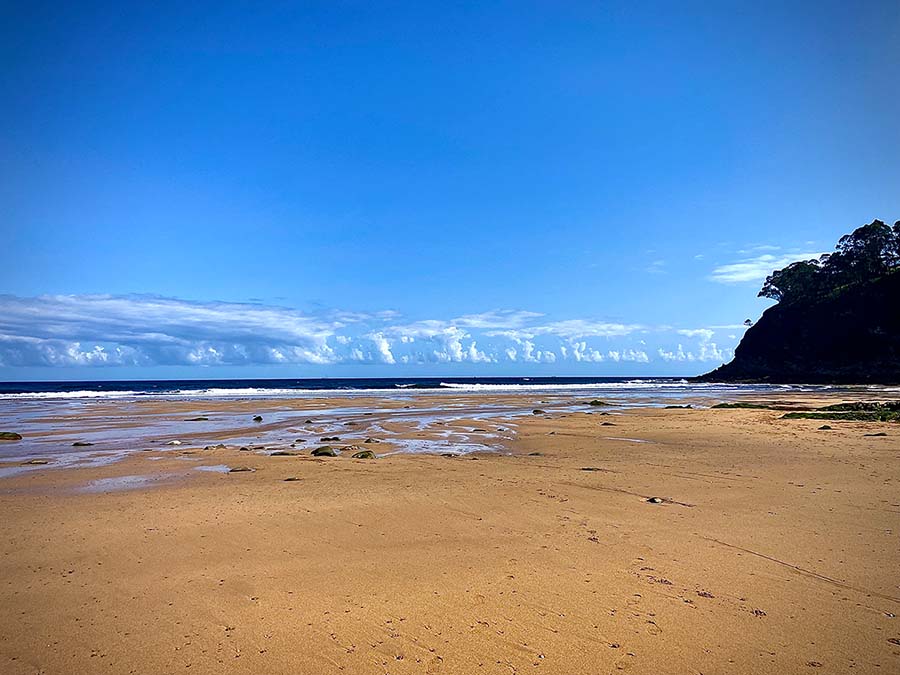 Vista de playa España en Bajamar en el municipio de Villaviciosa en Asturias