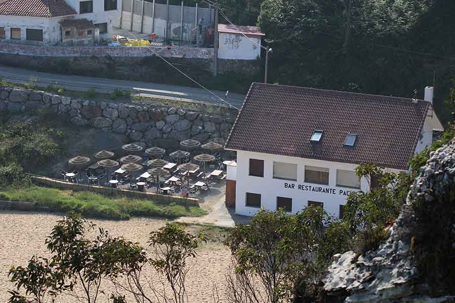 Restaurante bar en la playa de La Ñora en Villaviciosa en Asturias