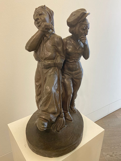 Esculturas en el museo de bellas artes de Asturias