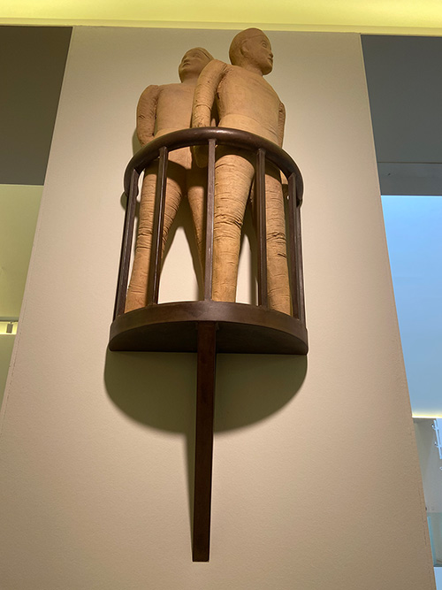 Esculturas en el museo de bellas artes de Asturias