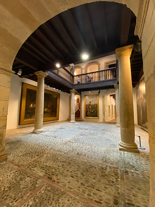 Interior de la zona vieja del museo de bellas artes de Asturias