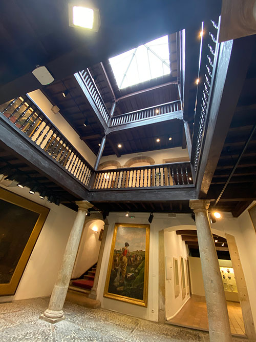Interior de la zona vieja del museo de bellas artes de Asturias