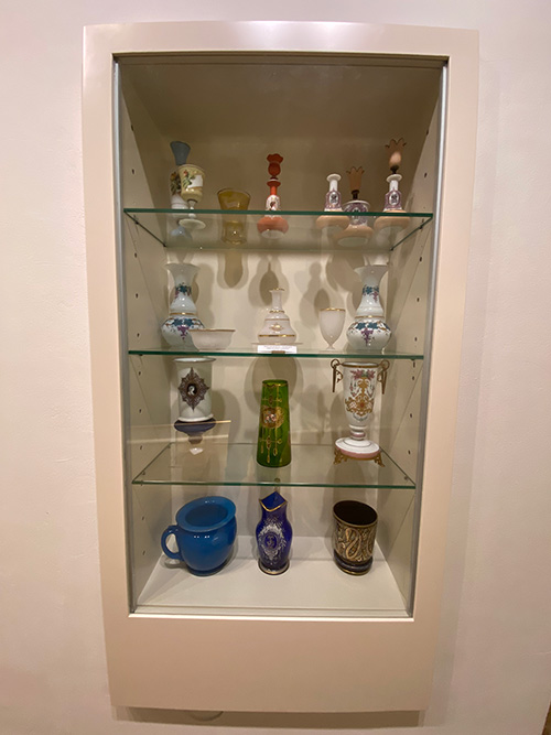 Vidrio y loza en el museo de bellas artes de Asturias