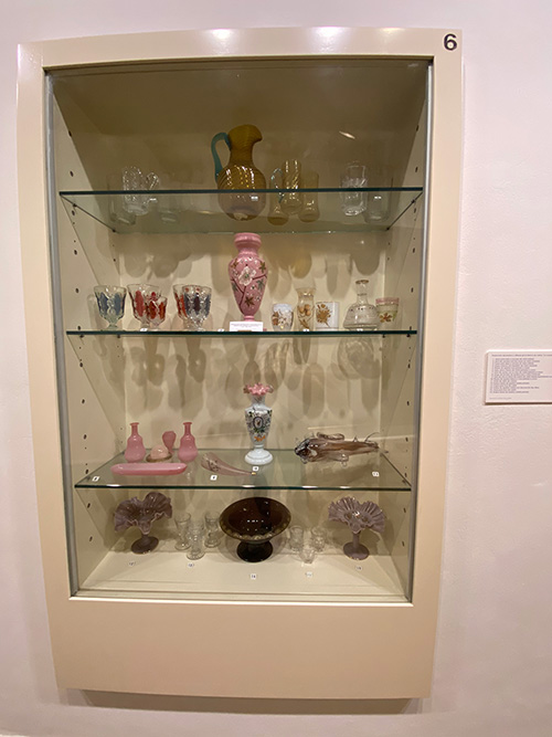 Vidrio y loza en el museo de bellas artes de Asturias