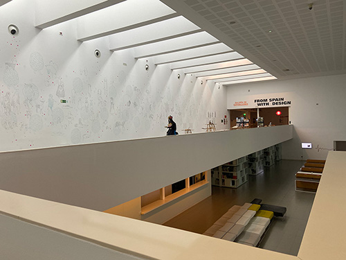 Interior del Centro de Arte y Creación Industrial en la Laboral en Gijón