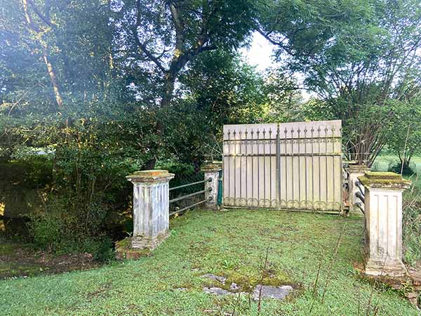 Senda del río Peñafrancia en la zona de la charca en Cabueñes de Gijón