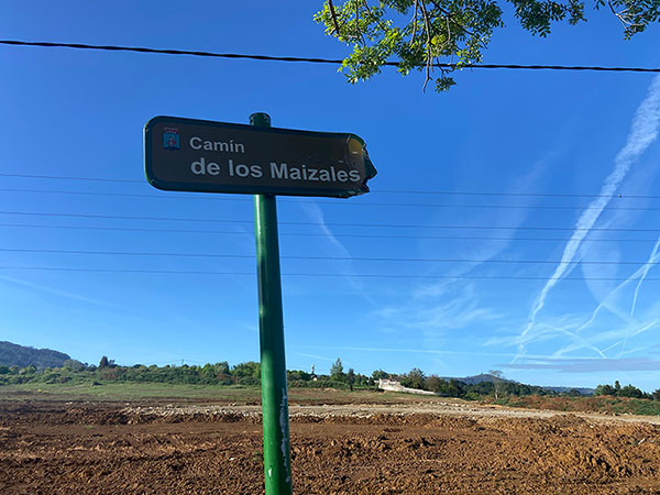 camino de los maizales por el que transita la senda del río Peñafrancia en Gijón