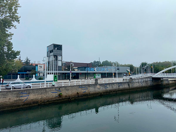 Vista de la entrada a FeriAsturias, feria internacional de muestras de Asturias en Gijón