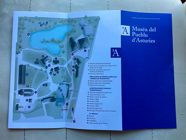 Plano y folleto del museo del pueblo de Asturias en Gijón