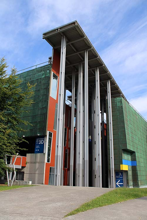 Pabellón de la expo92 de Asturias, trasladado a Gijón y actual entrada del museo del pueblo de Asturias