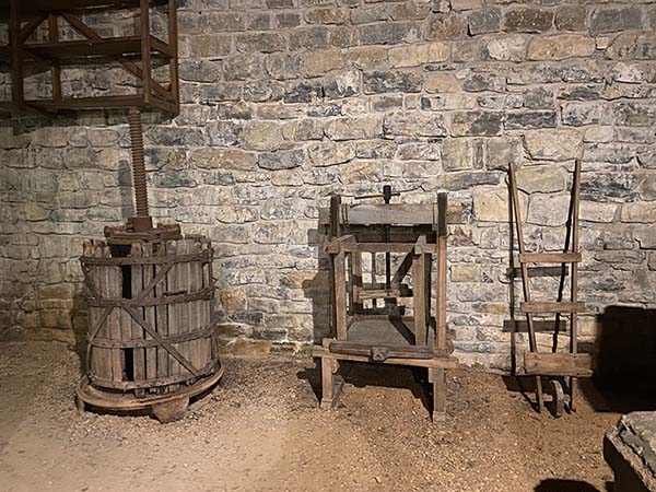 Llagar de sidra natural en el museo del pueblo de Asturias en Gijón