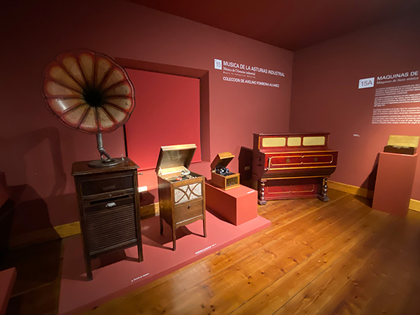 Casa de los González de la Vega, museo de la gaita, en el museo del pueblo de Asturias en Gijón