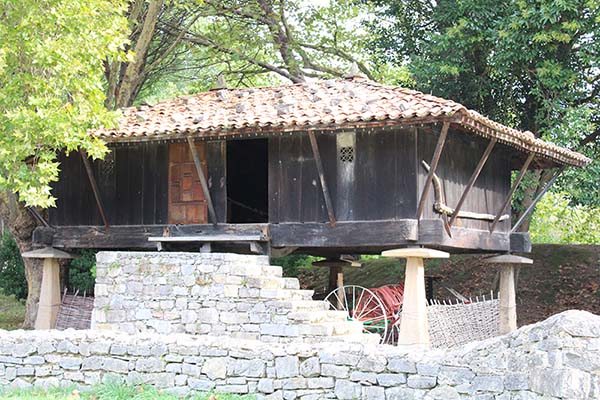 Panera en el museo del pueblo de Asturias en Gijón