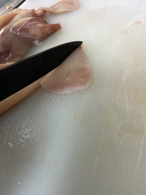 Potarros limpios preparados para rellenar y guisar en tinta