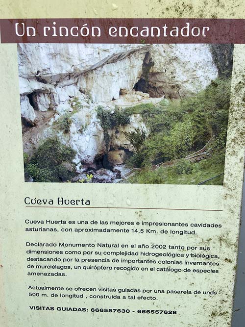 Panel informativo de la cueva Huerta