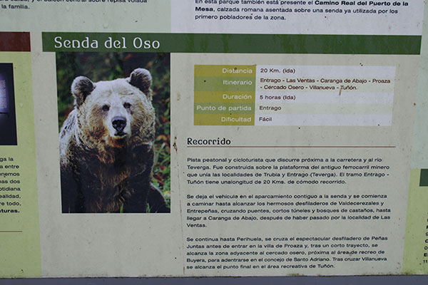 Panel informativo de la senda del Oso