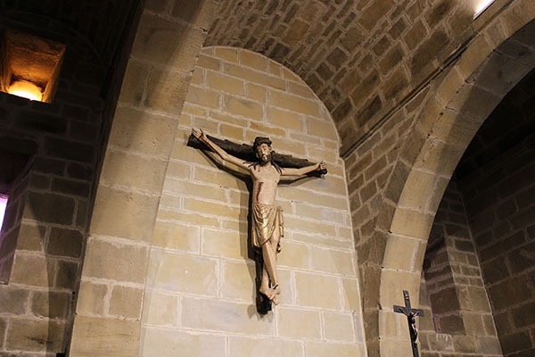 Cristo policromado de la colegiata de Teverga
