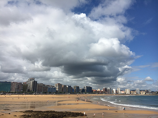 Playa de San Lorenzo en Gijón