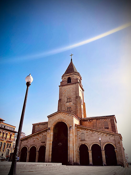 Iglesia de San Pedro en Gijón