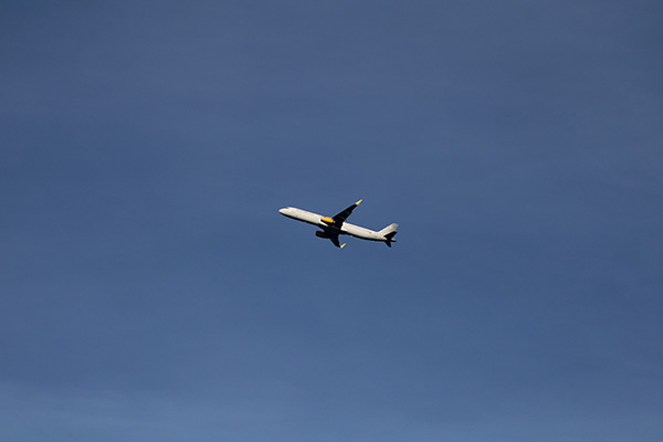 Aeronave que acaba de despegar del aeropuerto de Asturias