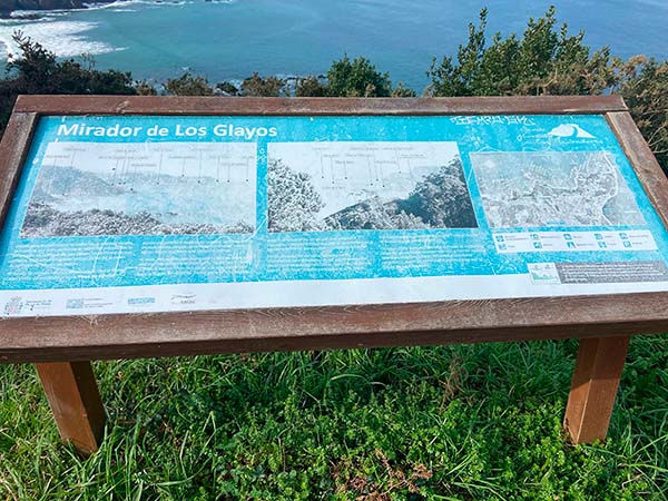 Indicador del mirador de los Glayos en la senda de los miradores en asturias