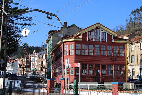 Pueblo de San Esteban de Pravia en el municipio asturiano de Muros de Nalón