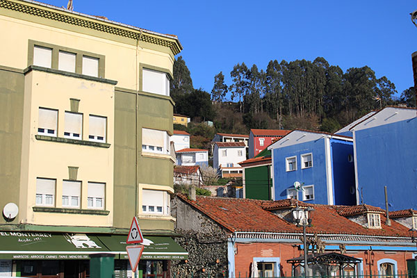 Pueblo de San Esteban de Pravia en el municipio asturiano de Muros de Nalón