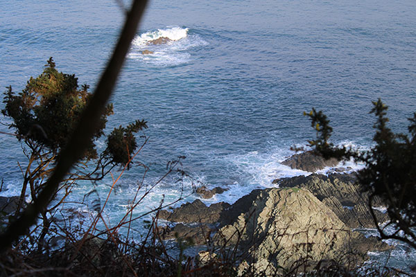 Arrecifes de "la Bruja" visto desde el mirador del Espíritu Santo en la senda de los miradores en Asturias
