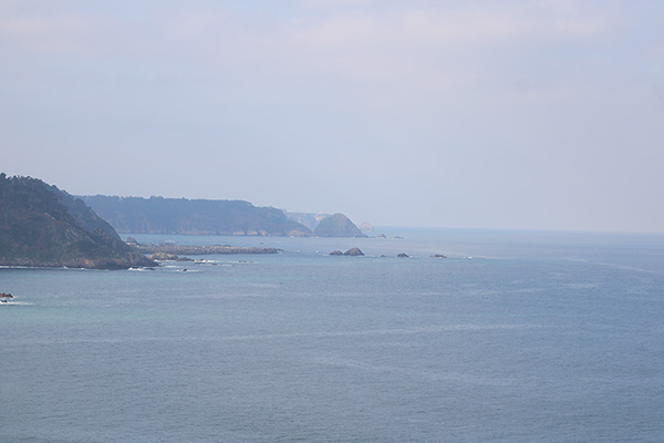 Vista de la costa oeste desde el mirador de los Glayos en la senda de los miradores en Asturias