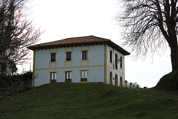 Edificio del casino de Sietes en el municipio de Villaviciosa en Asturias