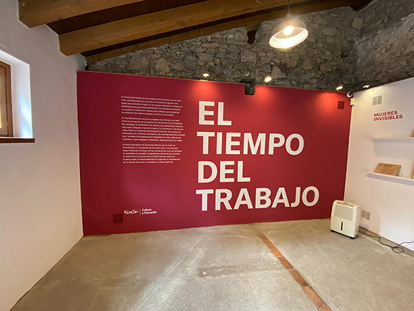 Interior de una de las salas de exposición temporal en la ciudadela de Celestino Solar en Gijón