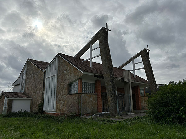Iglesia de Perlora ciudad de vacaciones