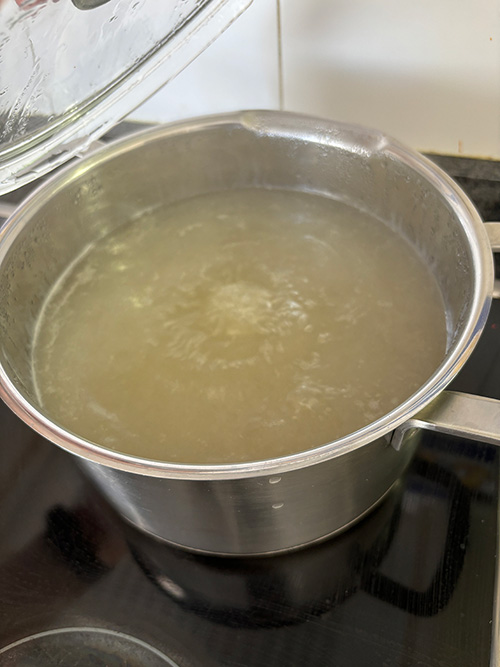 Caldo de pescado para el marmitako