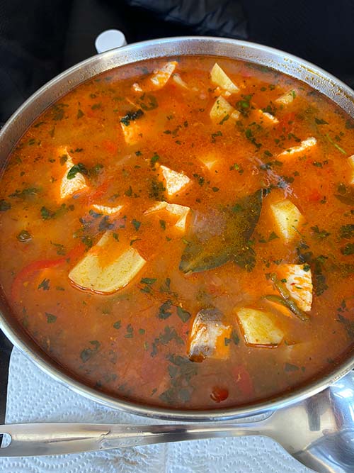 Marmitako de bonito listo para servir