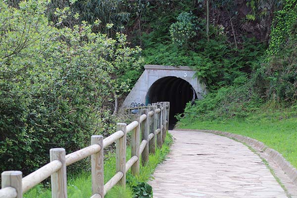Túnel de salida de Perlora hacia el Tranqueru