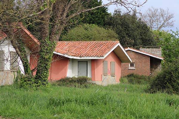 Chalets en Perlora ciudad de vacaciones