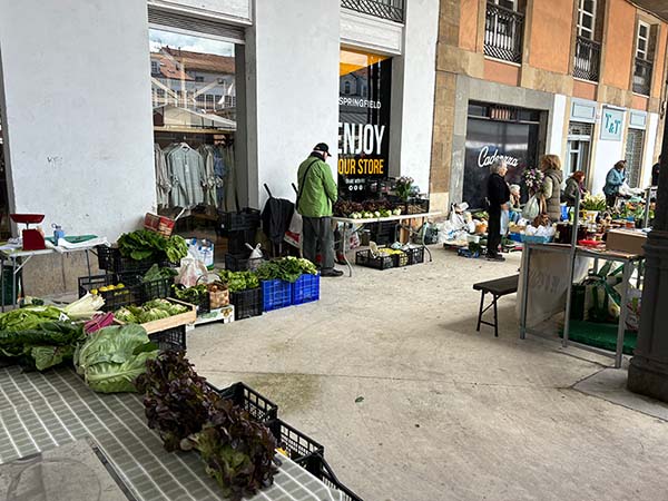 Interior de la plaza del Mercado en Avilés