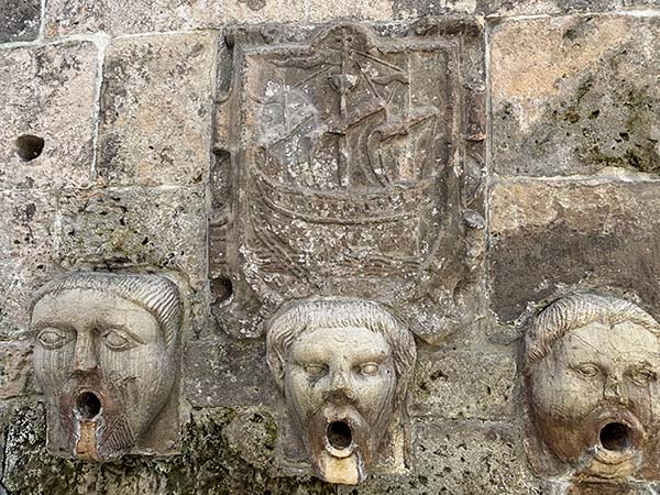 Fuente de los caños de San Francisco en Avilés