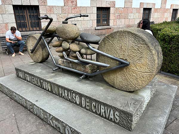 Moto Picapedrera en Cangas de Onís en Asturias