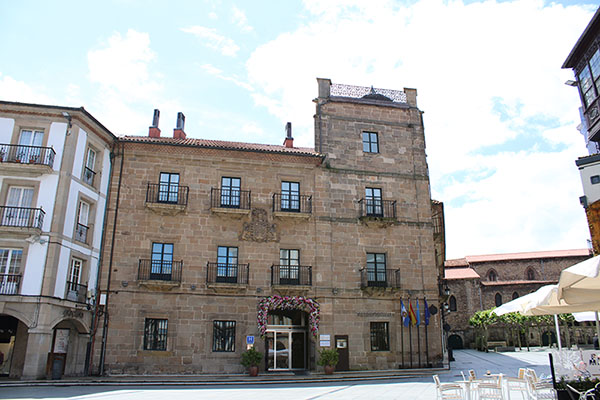 Palacio de Ferrera en el mismo centro del casco histórico de Avilés