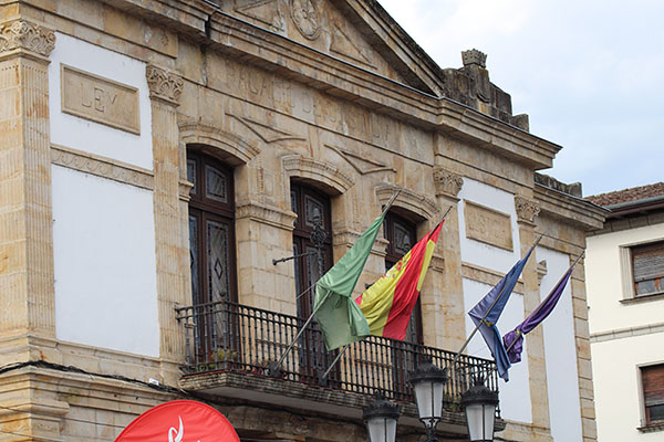 Edificio del ayuntamiento de Cangas de Onís en Asturias
